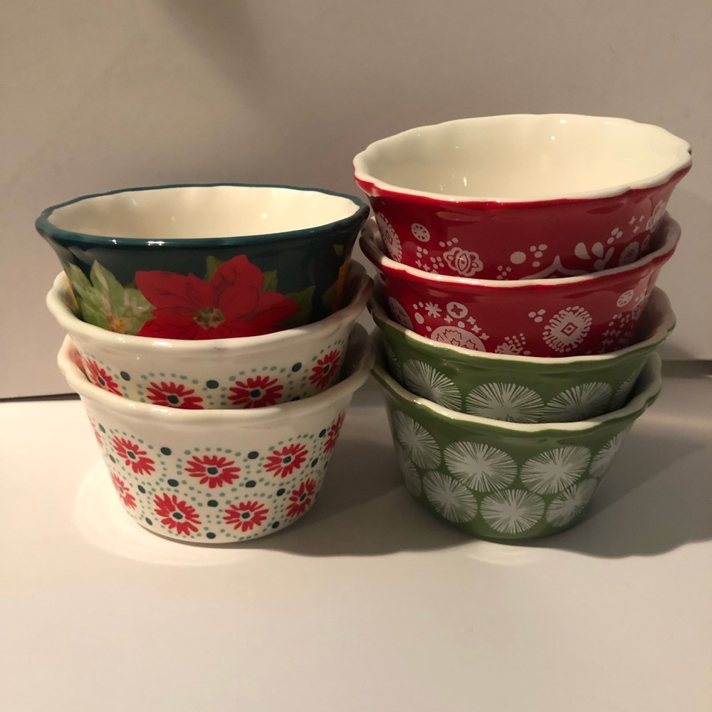 Pioneer Woman set of 7 Christmas ramekins